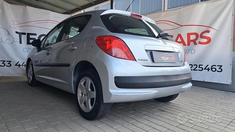 Usata Peugeot 207 Sport 75 CV (55 kW) 2008 Grigio Berlina