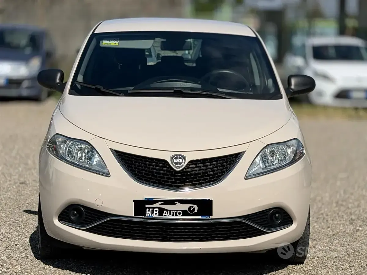 Usata Lancia Ypsilon 69 CV (50 kW) 2018 Beige Utilitaria