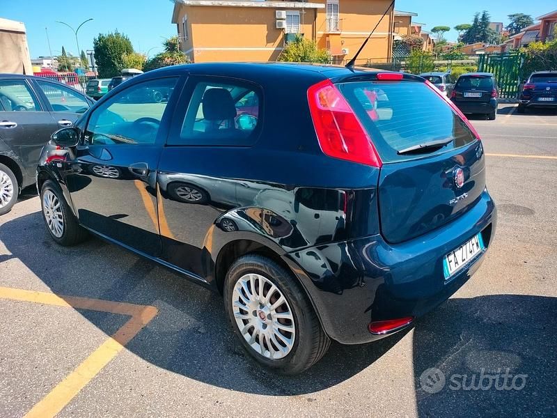 Usata Fiat Punto Evo 69 CV (50 kW) 2015 Blu Utilitaria