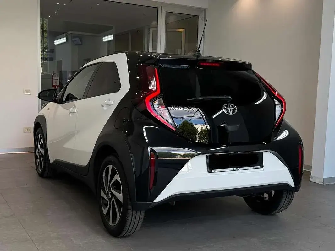 Usata Toyota Aygo X Trend 72 CV (52 kW) 2023 Nero SUV
