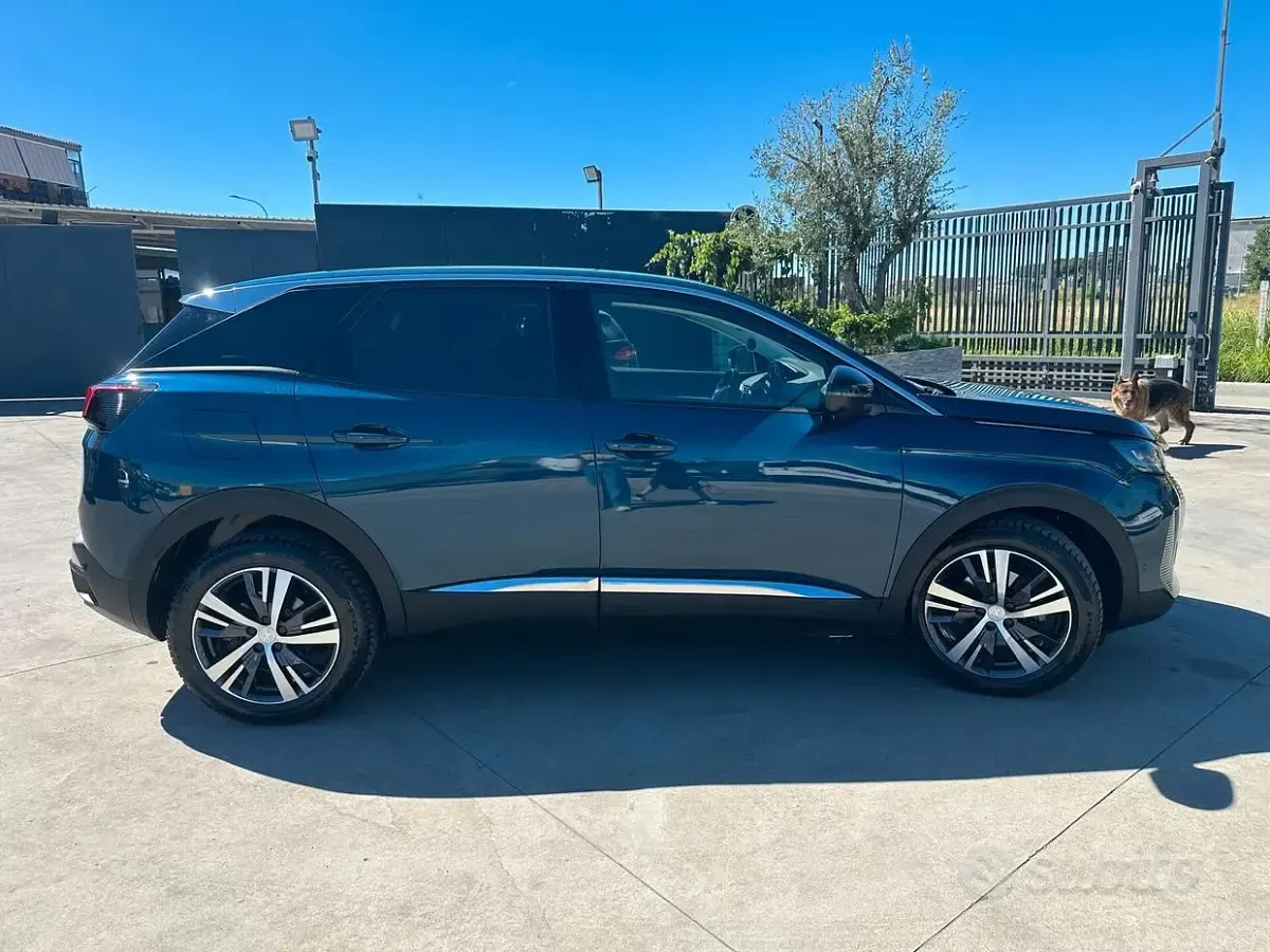 Usata Peugeot 3008 Allure 131 CV (96 kW) 2023 Blu SUV
