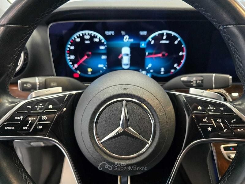 Usata Mercedes E220 Business 194 CV (142 kW) 2021 Grigio Berlina