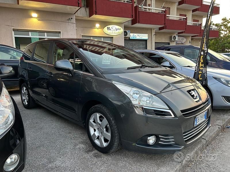 Usata Peugeot 5008 Premium 110 CV (80 kW) 2010 Nero Monovolume