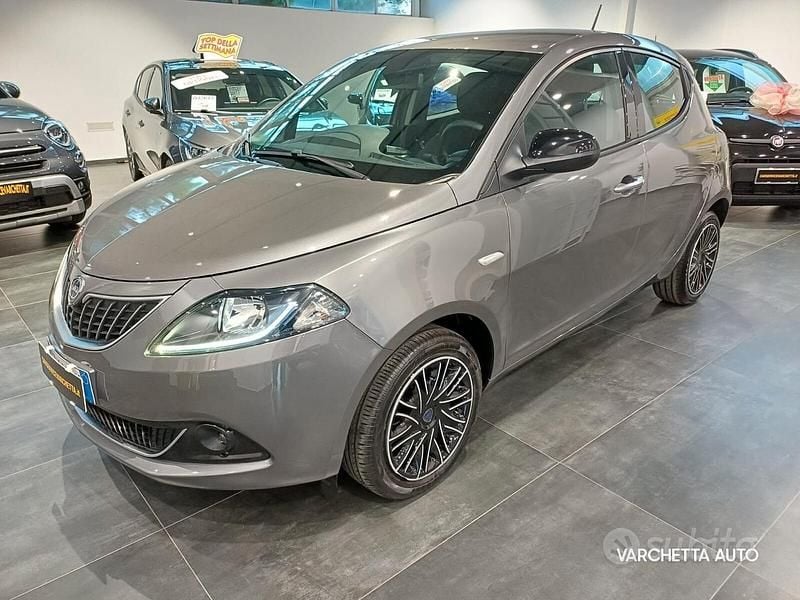 Nero Usata 2023 Lancia Ypsilon S Due volumi | 11.500 € (Buon prezzo) - Immagine 1/4
