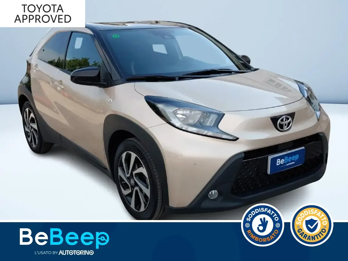 Usata Toyota Aygo X Trend 72 CV (52 kW) 2023 Grigio metallizzato SUV