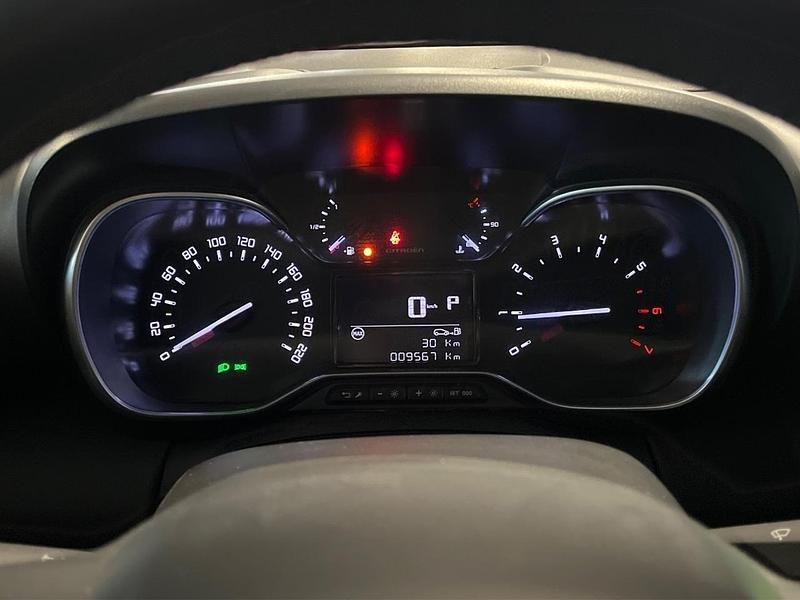 Begagnad Citroën C3 Aircross PureTech 130 HK (95 kW) 2024 Silver SUV