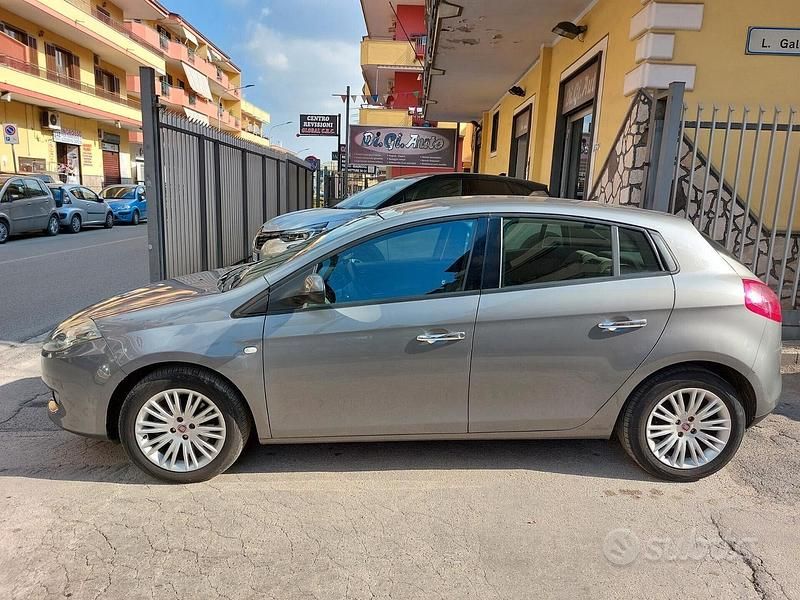 Usata Fiat Bravo 120 CV (88 kW) 2012 Grigio Utilitaria