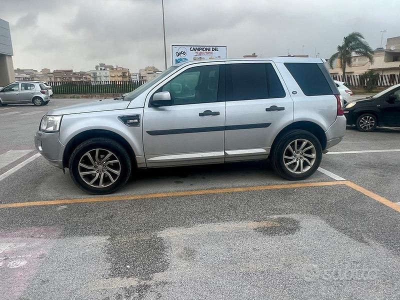 Usata Land Rover Freelander 2 SE 190 CV (139 kW) 2012 Grigio SUV