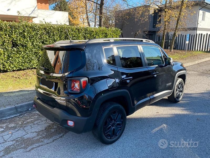 Usata Jeep Renegade 170 CV (125 kW) 2016 Nero SUV