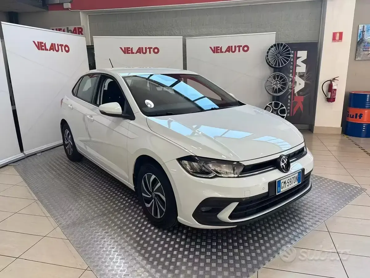 Usata VW Polo Life 95 CV (69 kW) 2023 Bianco Utilitaria