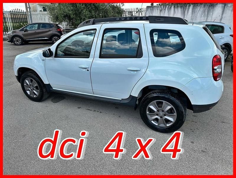 Usata Dacia Duster Lauréate 110 CV (80 kW) 2014 Bianco Station wagon