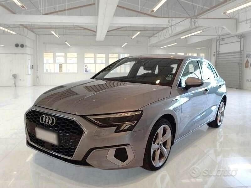Grigio Usata 2022 Audi A3 Advanced Tre volumi | 29.800 € - Immagine 1/4
