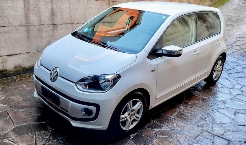 Bianco Usata 2012 VW up! Due volumi | 6000 € (Buon prezzo) - Immagine 1/4