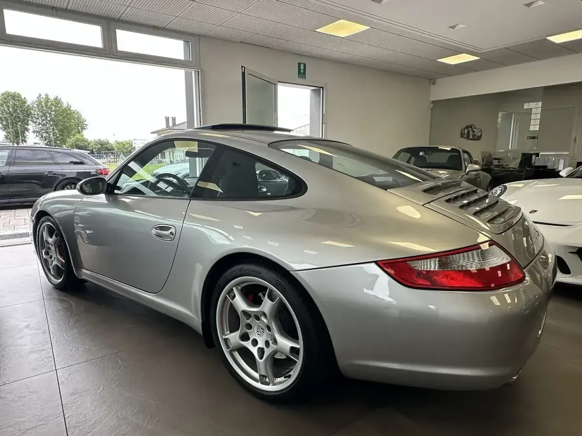 Usata Porsche 911 Carrera S 355 CV (261 kW) 2005 Argento Coupé