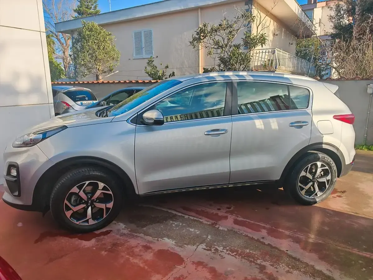 Usata Kia Sportage Style 135 CV (99 kW) 2021 Argento SUV