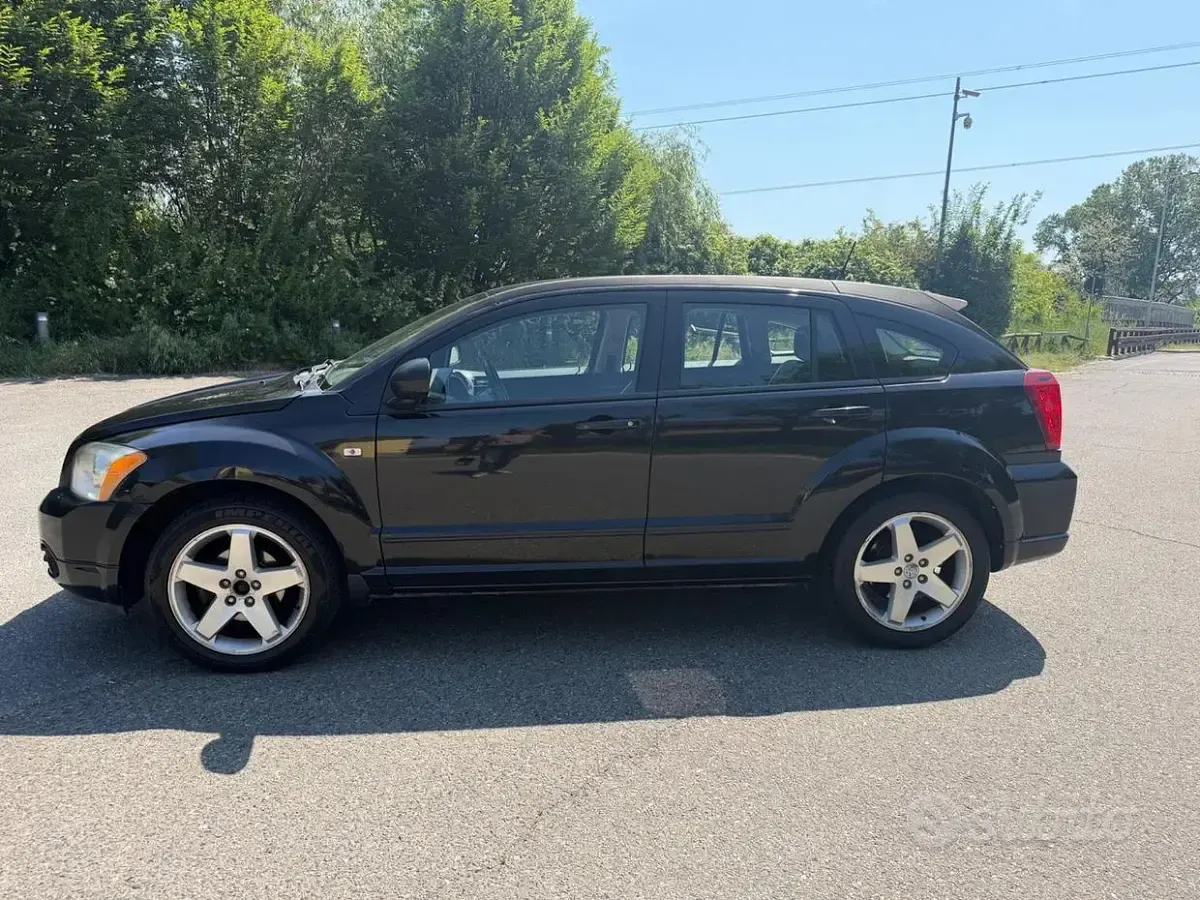 Usata Dodge Caliber 140 CV (102 kW) 2009 Nero Utilitaria