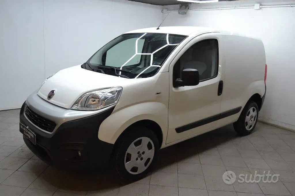 Usata Fiat Fiorino 77 CV (56 kW) 2019 Bianco Monovolume