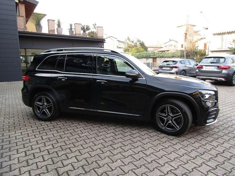 Usata Mercedes GLB200 AMG Line Premium 150 CV (110 kW) 2024 Cosmos black SUV