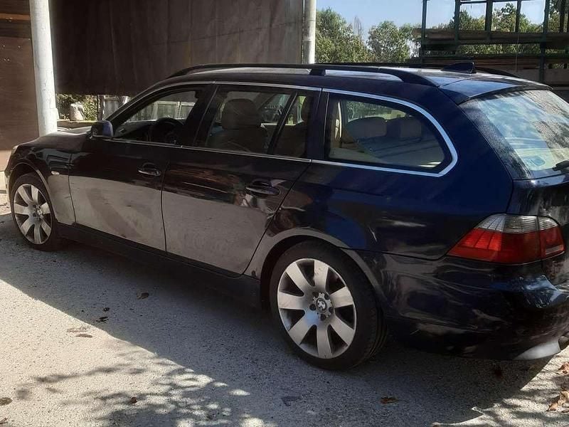 Usata BMW 530 218 CV (160 kW) 2005 Blu/azzurro Station wagon