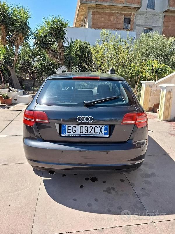 Usata Audi A3 Young 90 CV (66 kW) 2011 Grigio Berlina