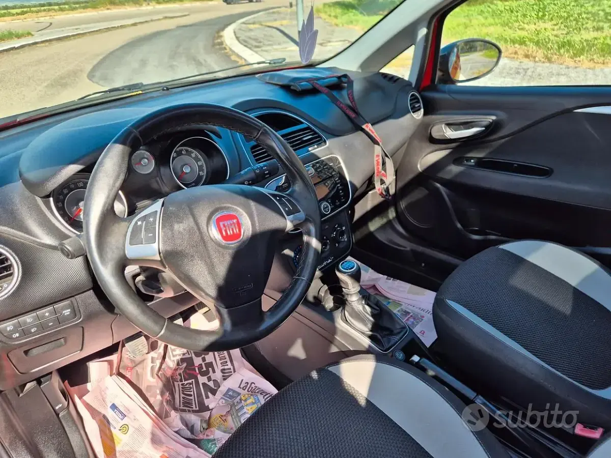 Usata Fiat Punto 84 CV (61 kW) 2013 Rosso Utilitaria