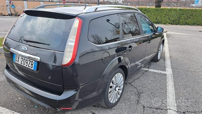 Usata Ford Focus Style 145 CV (106 kW) 2009 Nero Station wagon