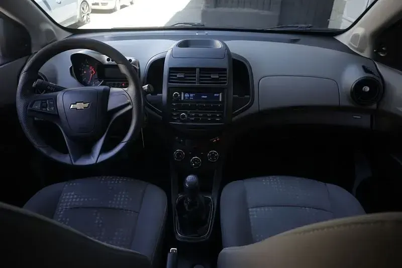 Usata Chevrolet Aveo LS 86 CV (63 kW) 2012 Bianco Utilitaria