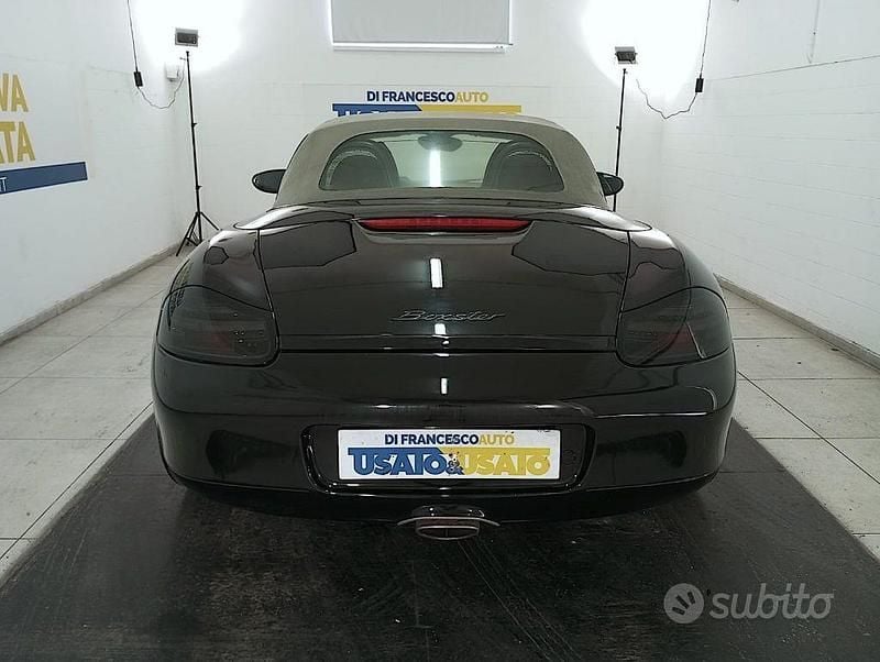 Usata Porsche Boxster 220 CV (161 kW) 2001 Nero metallizzato Cabrio