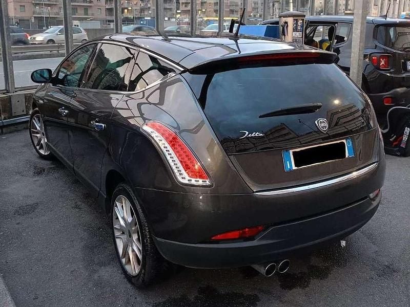 Grigio Usata 2008 Lancia Delta Due volumi | 4000 € (Ottimo prezzo) - Immagine 1/4