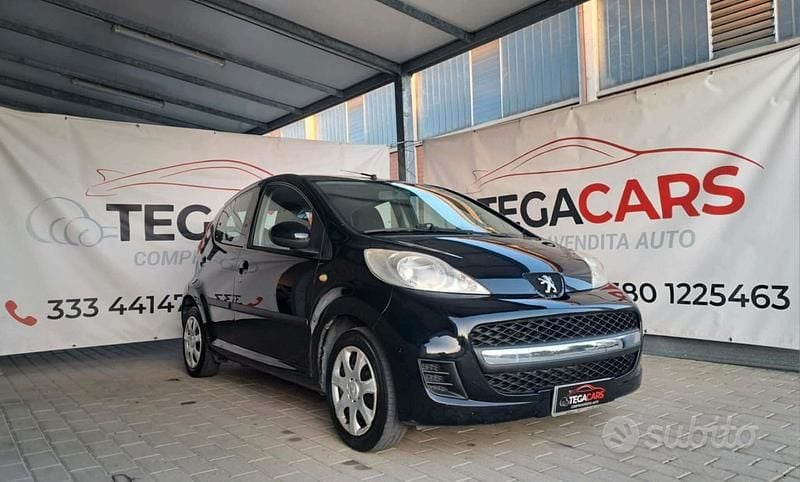 Usata Peugeot 107 68 CV (50 kW) 2010 Nero Utilitaria