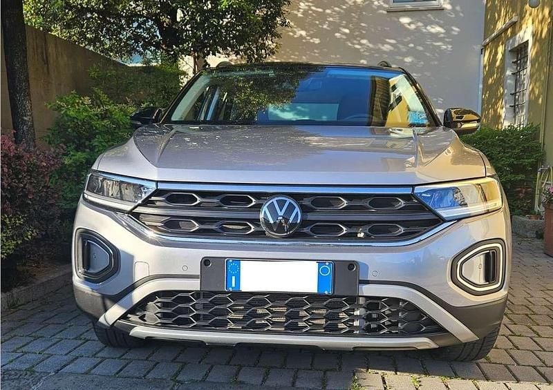 Usata VW T-Roc Style 150 CV (110 kW) 2023 Argento SUV