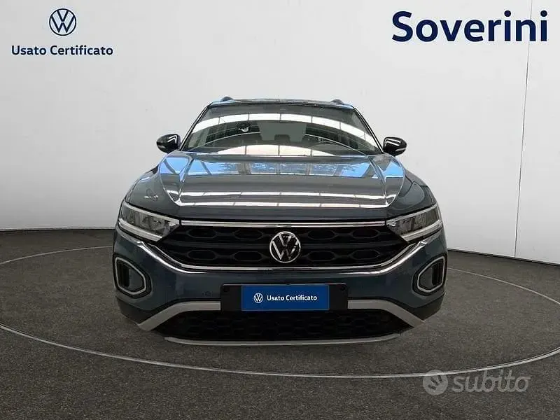 Usata VW T-Roc Life 110 CV (80 kW) 2022 Blu SUV