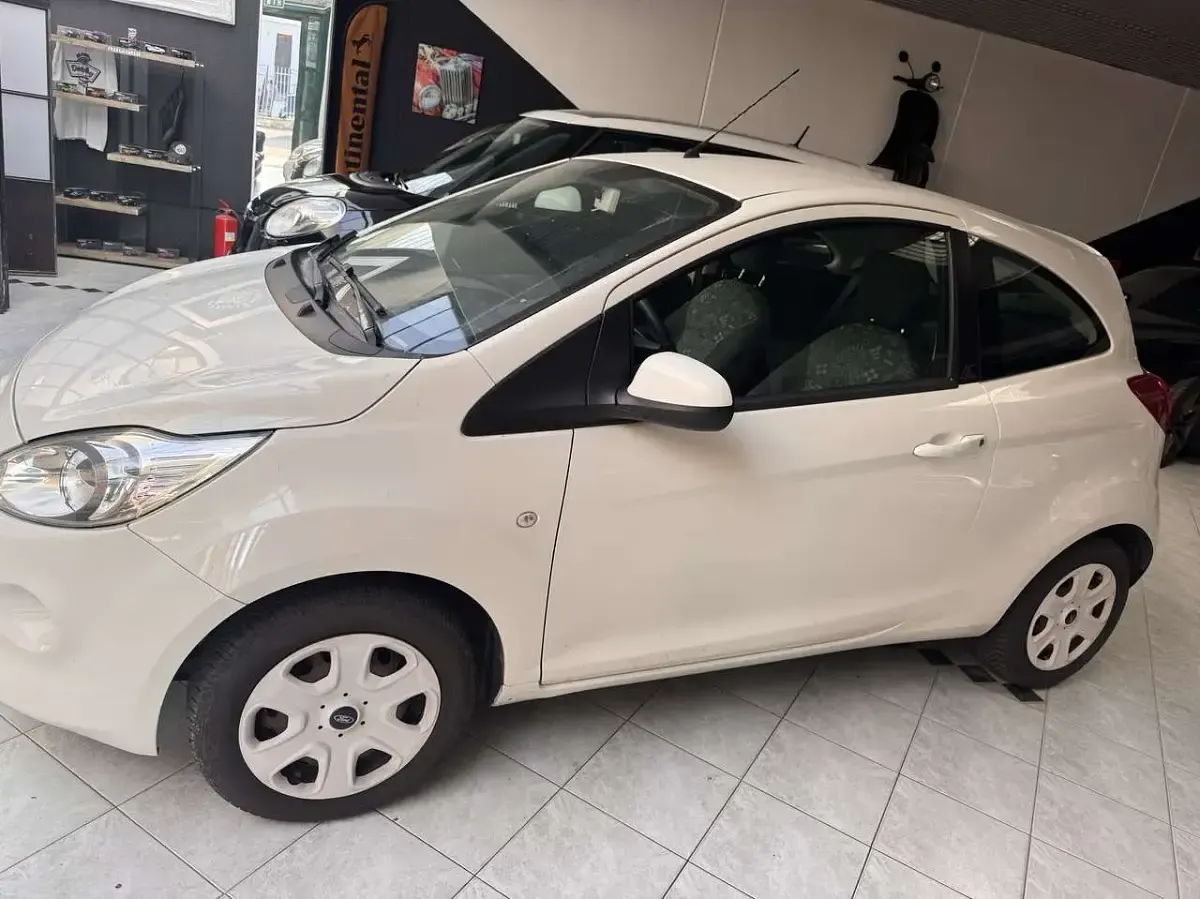 Usata Ford Ka Titanium S 75 CV (55 kW) 2013 Bianco Utilitaria