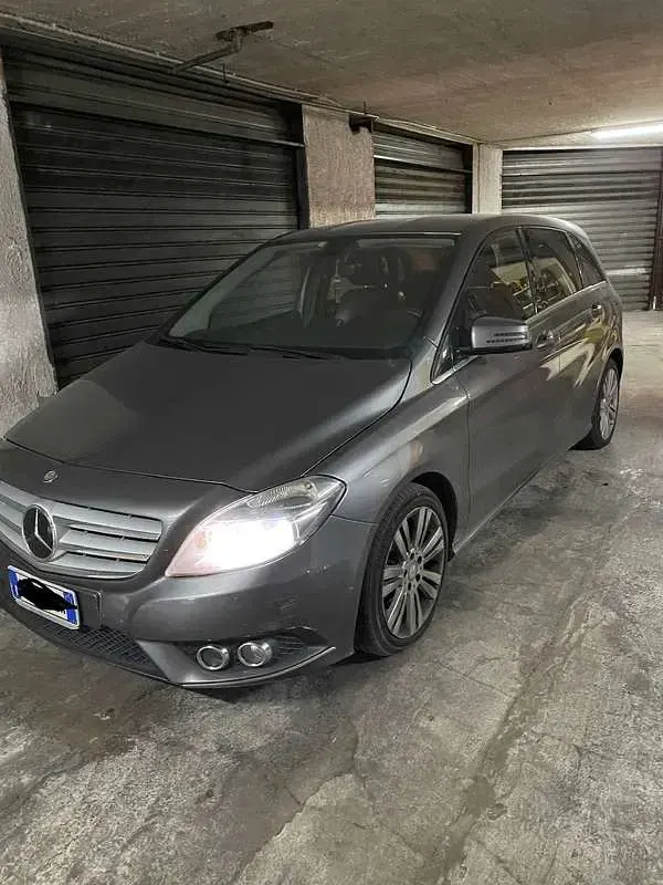 Usata Mercedes B180 Executive 109 CV (80 kW) 2013 Utilitaria