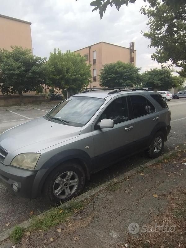 Usata Kia Sorento 140 CV (102 kW) 2005 Grigio SUV