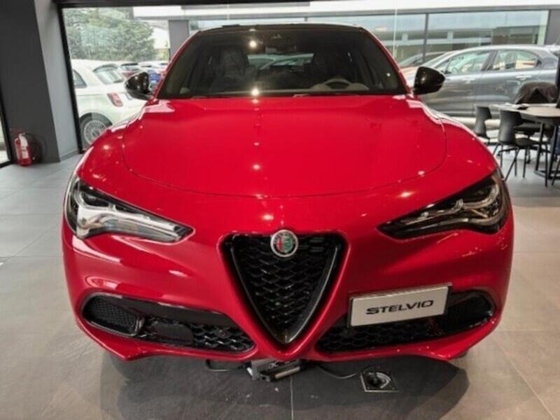 Usato 2024 Alfa Romeo Stelvio 2.1 Diesel 210 CV (62.800 €)