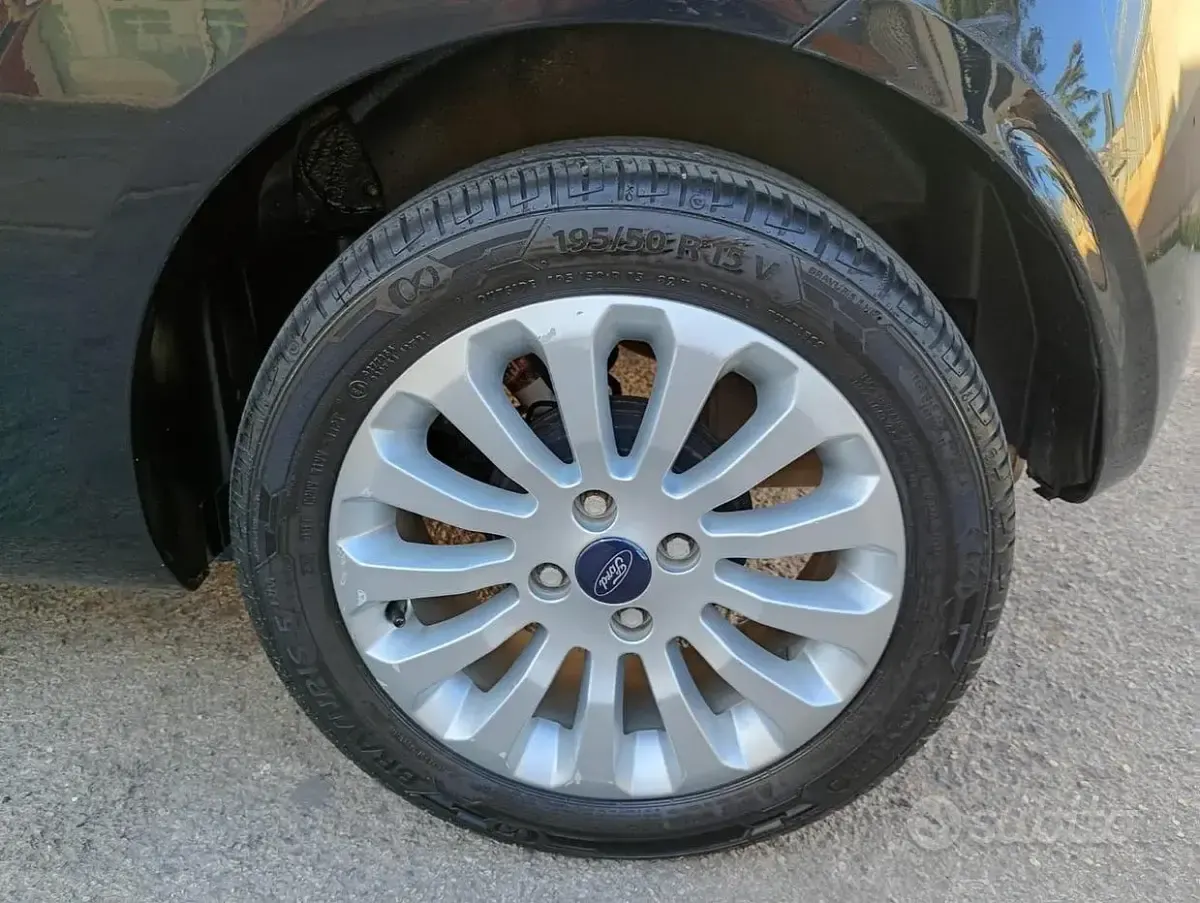 Usata Ford Ka 75 CV (55 kW) 2011 Nero Utilitaria