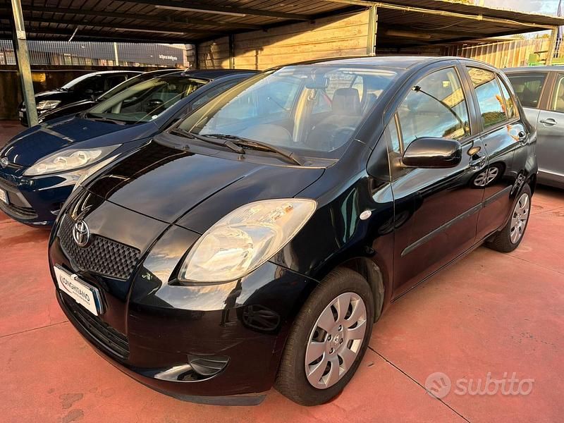 Usata Toyota Yaris 69 CV (50 kW) 2007 Nero Utilitaria