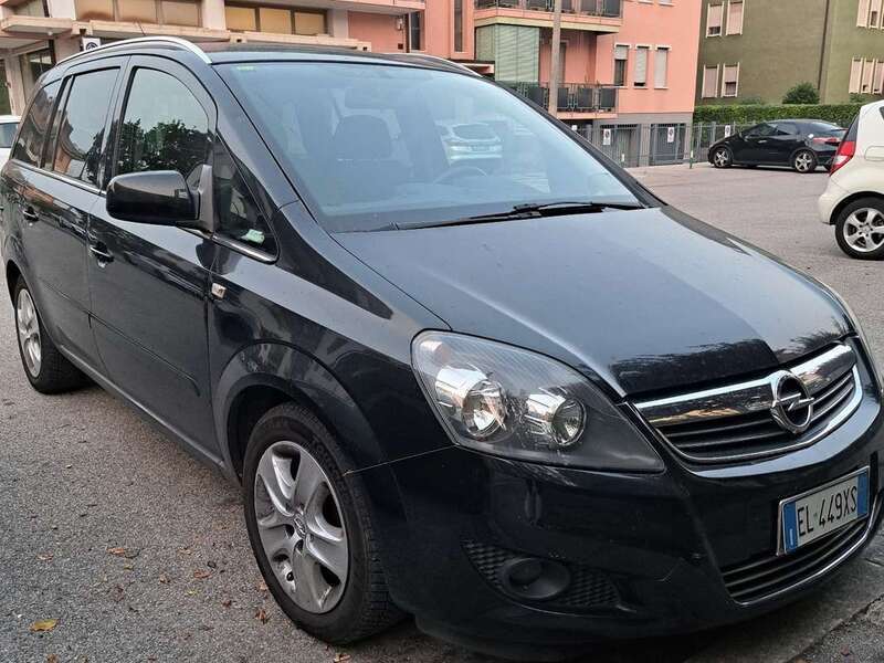 Usato 2013 Opel Zafira 1.6 Benzin 116 CV (5.900 €)