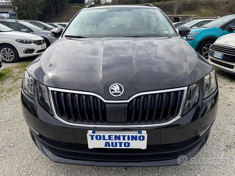 Usata Skoda Octavia G-TEC Executive 130 CV (95 kW) 2020 Nero Station wagon