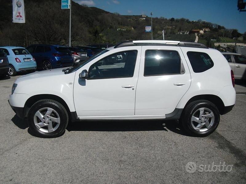 Usata Dacia Duster Lauréate 110 CV (80 kW) 2012 Bianco SUV