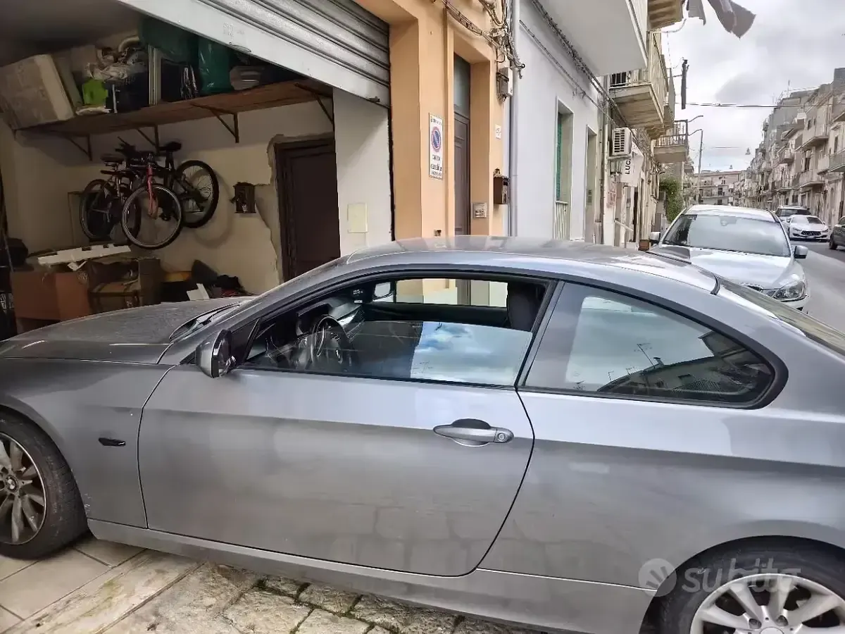 Usata BMW 320 Comfort Edition 184 CV (135 kW) 2010 Grigio Coupé