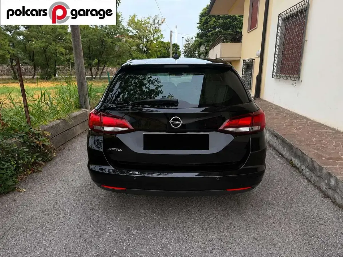 Usata Opel Astra Innovation 136 CV (100 kW) 2019 Nero Station wagon