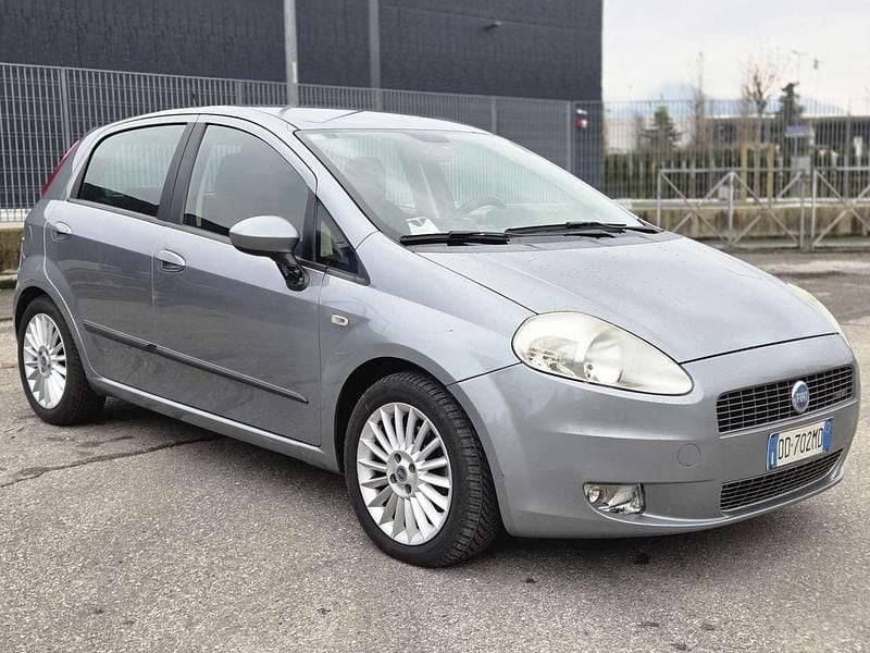 Other Usata 2006 Fiat Grande Punto Emotion Due volumi | 1500 € (Super prezzo) - Immagine 1/4