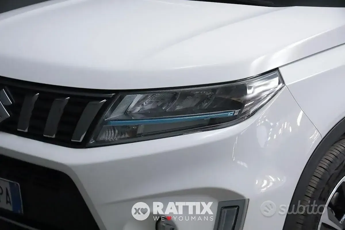 Second-hand Suzuki Vitara 116 CP (85 kW) 2024 Alb SUV