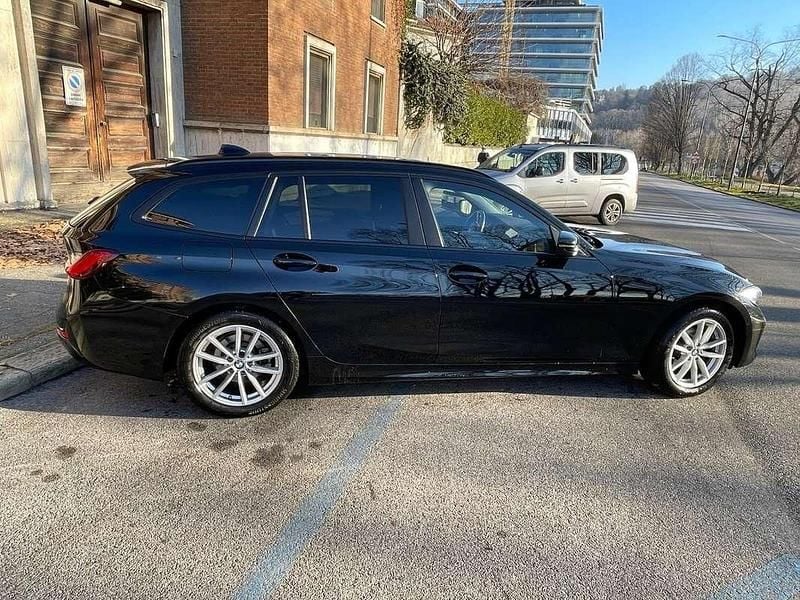 Usata BMW 318 Sport Line 150 CV (110 kW) 2020 Nero Station wagon