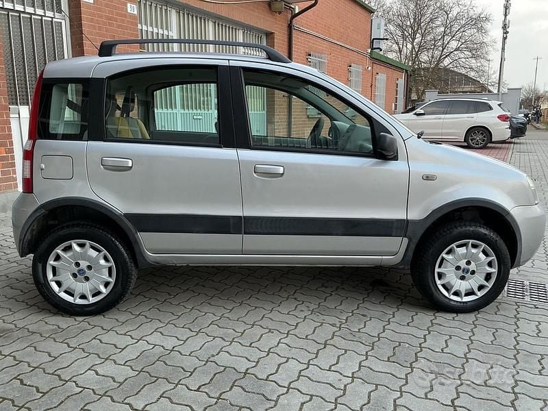 Usata Fiat Panda 4x4 Climbing 59 CV (43 kW) 2007 Grigio Utilitaria