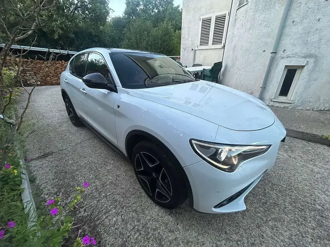 Usata Alfa Romeo Stelvio Ti 209 CV (153 kW) 2019 Bianco SUV