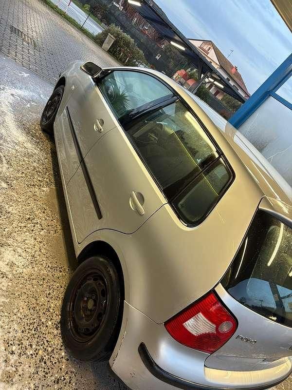 Usata VW Polo Trendline 64 CV (47 kW) 2002 Berlina