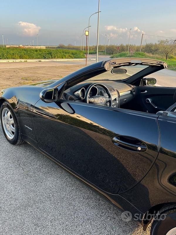 Usata Mercedes SLK200 163 CV (119 kW) 2005 Nero Cabrio